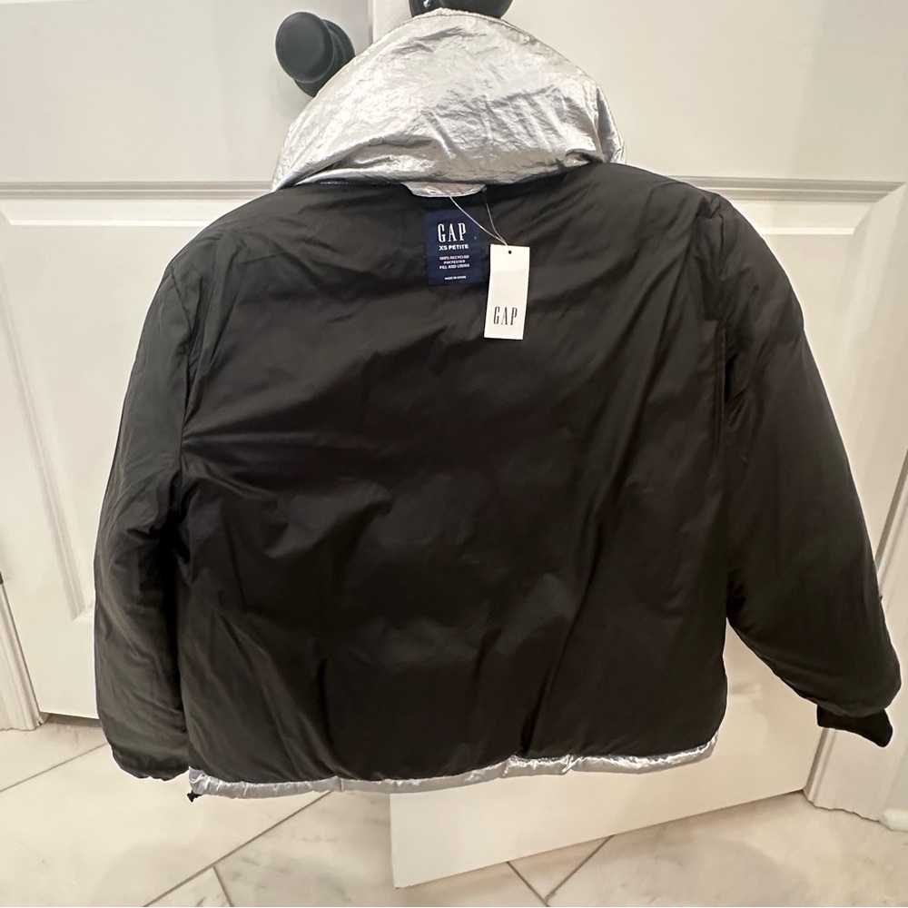 GAP Silver Metallic Crop Puffer Jacket Petite XS Y2K NEW w/ TAGS - Picture 9 of 16